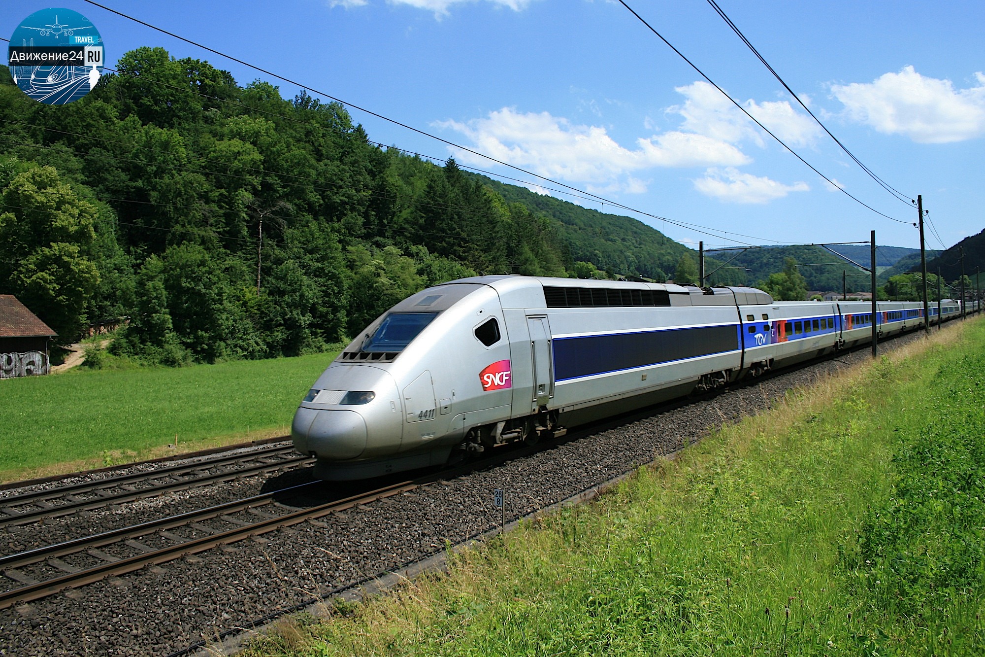 Tgv france. Французские скоростные поезда TGV. Поезд ТЖВ Франция. ТЖВ Франция. Французский поезд TGV.