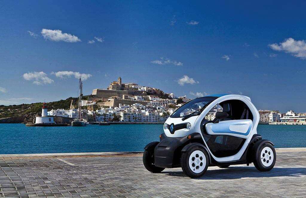 Электромобиль амбер фото. Электрокар Рено Twizy. Renault Twizy 2021. Renault Twizy 2017. Renault Twizy 2016.